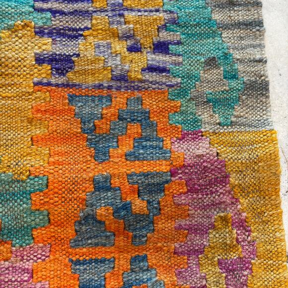 Vintage Kilim Wool Accent Rug Colorful Tribal Medallion 3.2' x 5' - Picture 2 of 9